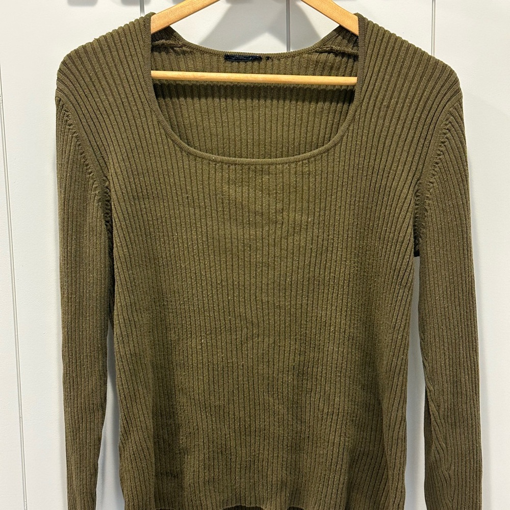 Ribbed Lightweight Scoop Neck Sweater - Olive
